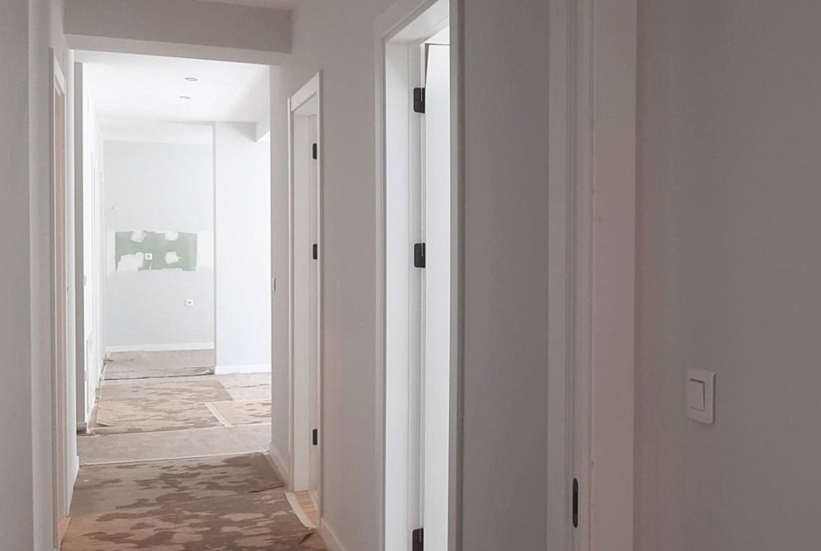 APARTAMENT PREMIUM CU 5 CAMERE ȘI GRĂDINĂ PRIVATĂ DE 160 MP