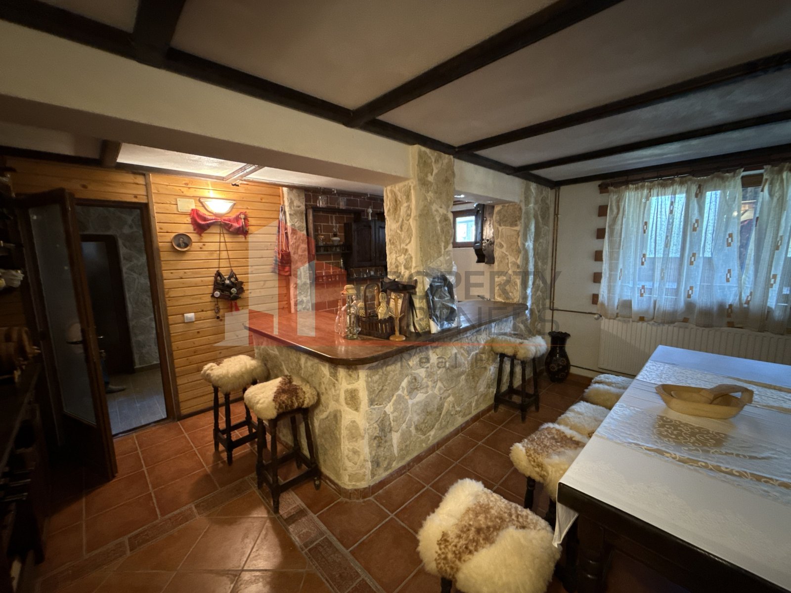 4208006a82704f718cd53c0b5fdd4da6 Pensiune Bran Sohodol | 10 camere | oportunitate investiționala