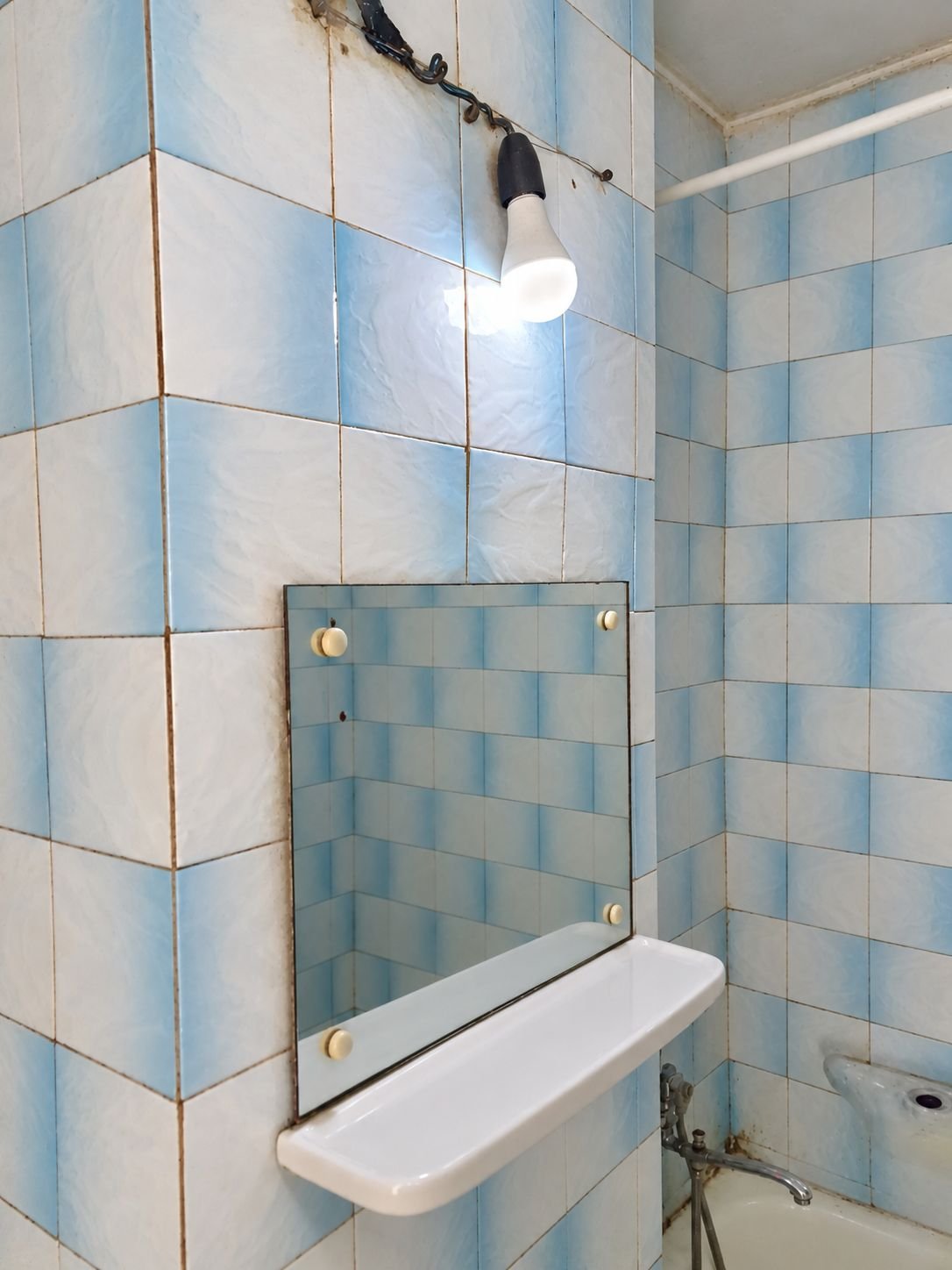 42152b9e14a94eddabdfb880fbd55f3e Apartament cu 3 camere decomandate, centrală proprie și logie |