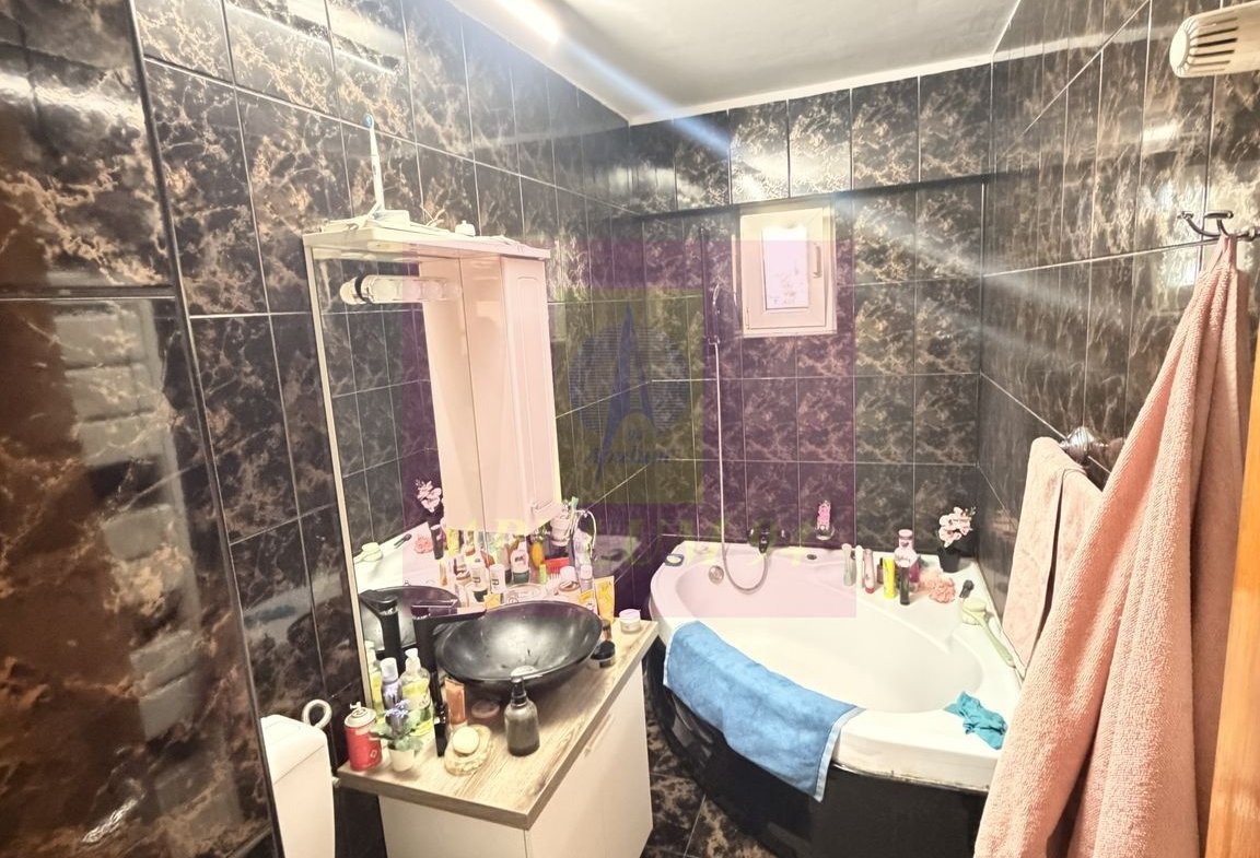 Apt 3 camere de vânzare – Calea Călărași,