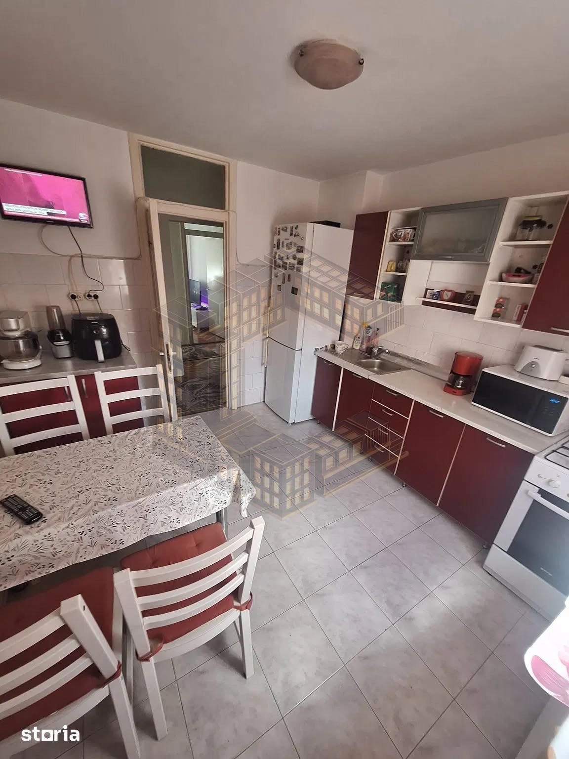 422c3a668ac248e6b19c890a4dbc8f1b Apartament cu 3 camere,decomandat,etaj intermediar,de vânzare,Giroculu