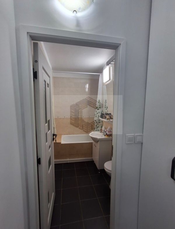 Apartament cu 2 camere , renovat , situat în zona Iosefin