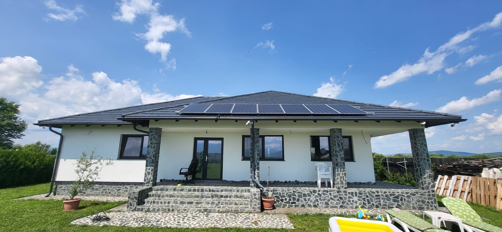 4331631ce641410aa95d482677ca8d87 Casa moderna de vanzare in Prejmer – La Stejari