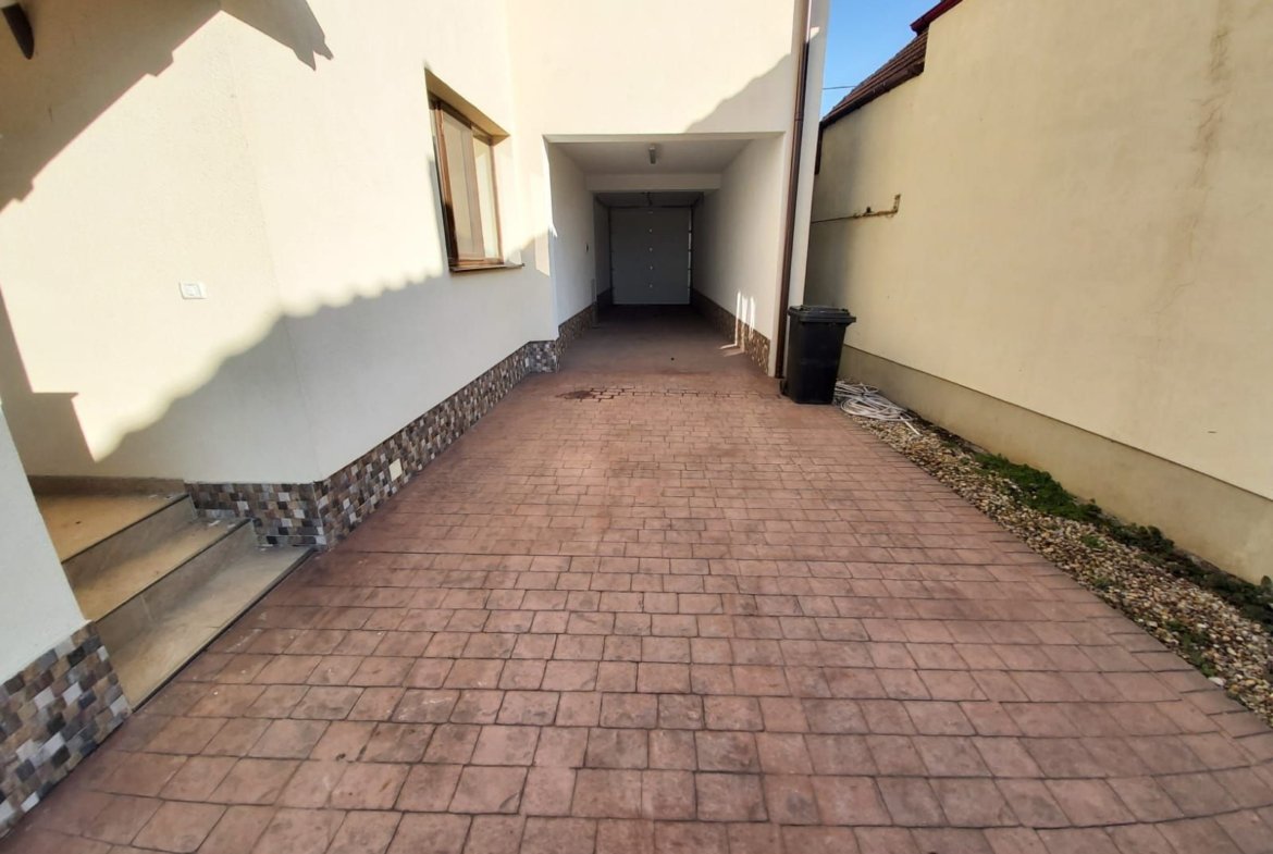 Casa cu teren generos de 750 mp, P+1E in zona Mehala