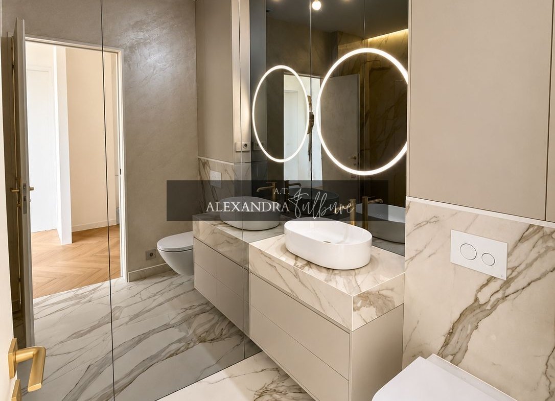 Apartament 3 camere, 3 bai, 84 mp+ terasa 71 mp, garaj