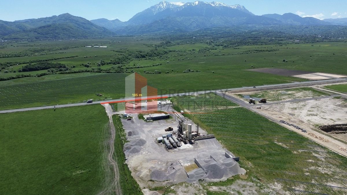 44934155d4834c53ac7f5e6e458e2cb0 Teren pentru dezvoltare industrială/comercială 23.200 mp Râșnov DN73