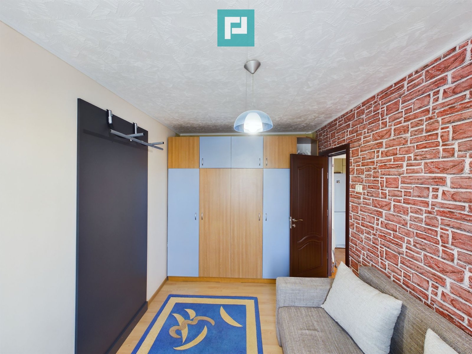 467b052af50e4f04be5d301a32399a5c Apartament cu 3 camere de închiriat – Lebăda