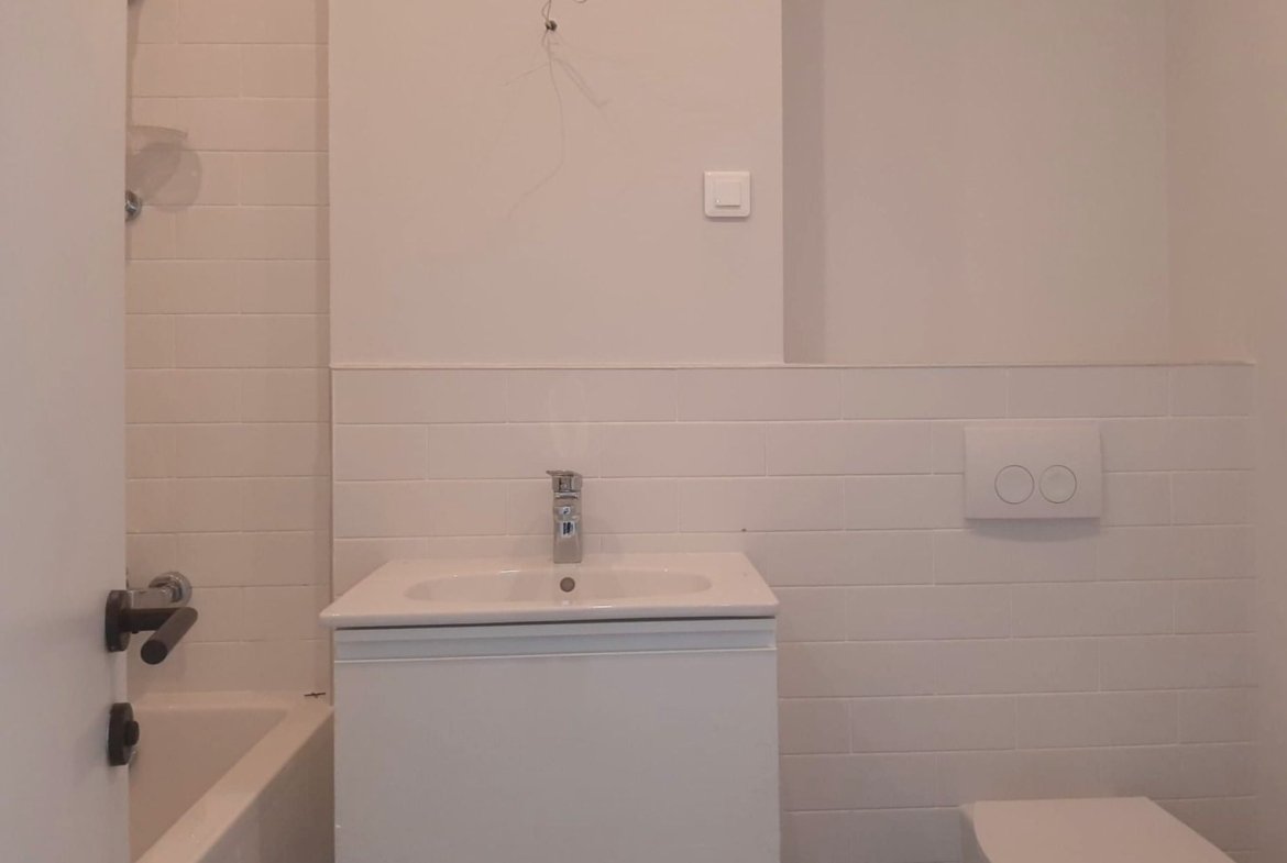 Vanzare Apartament modern cu 2 camere etaj 3 langa Petrom City