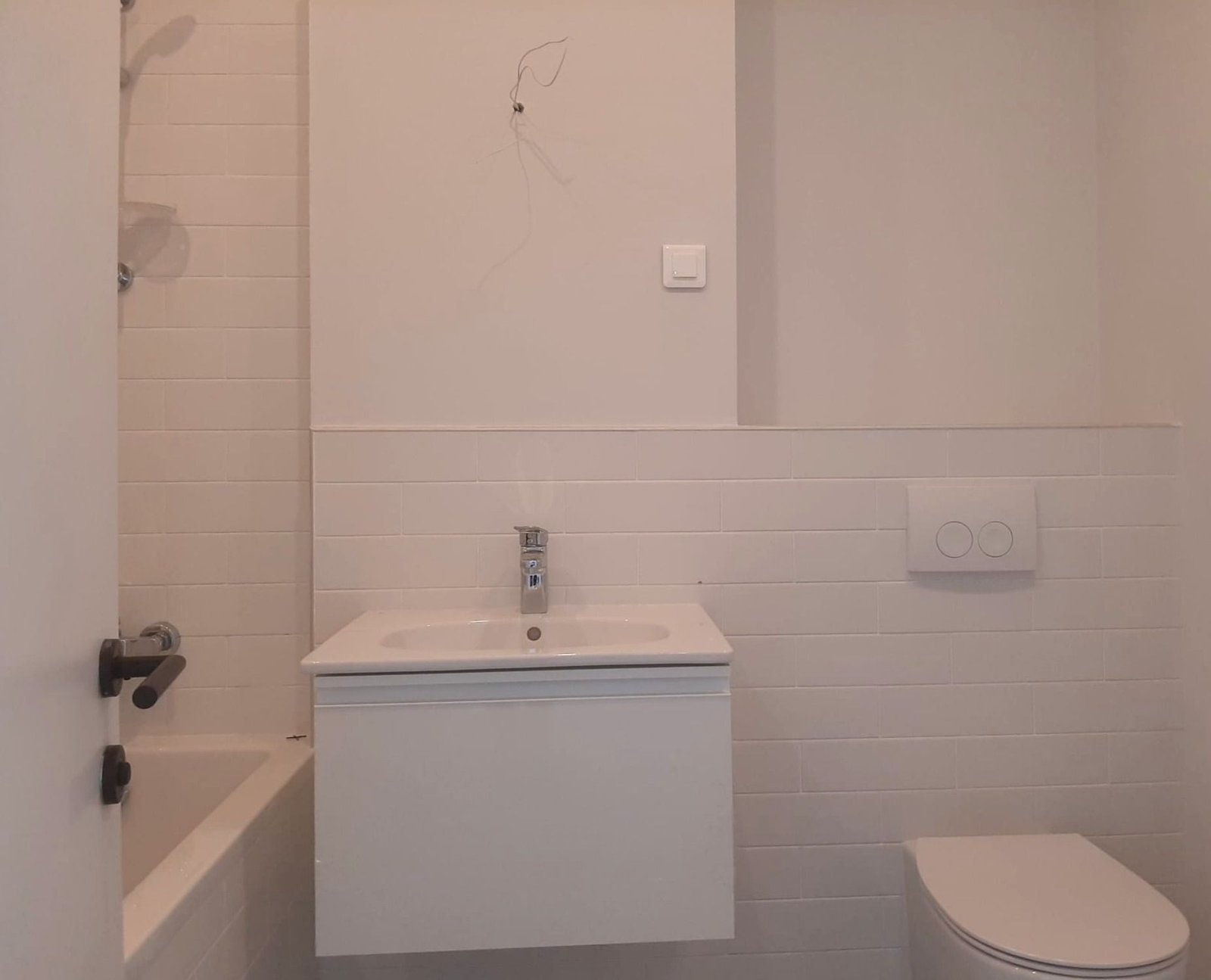 4887bde5883247a2aa880ab0cad0a40e Vanzare Apartament modern cu 2 camere etaj 3 langa Petrom City