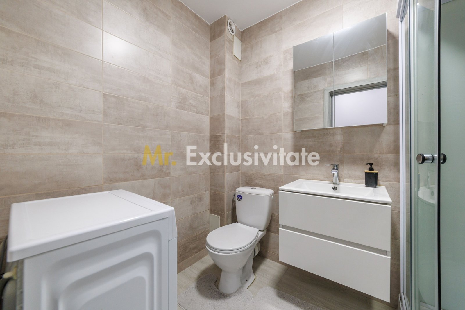 48e4a9efaf7b412b96b5009c2ee666a7 Garsonieră modernă la etajul 1 într-un bloc din 2021