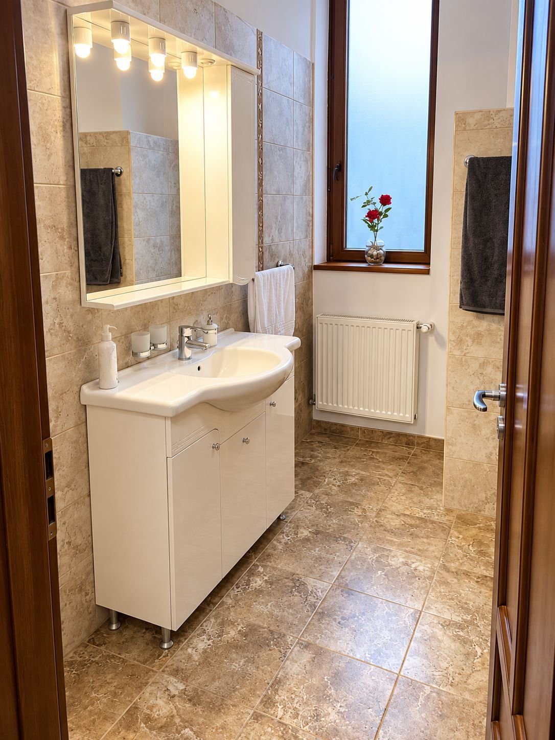 48e5643ed31146e5adbcb373ffa5dd89 Apartament 3 camere | 77 mp | Intrare separată | Zona Lipovei – Iulius