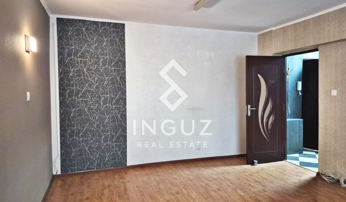 49781f3dc36d48fd91c3637569578f3e Apartment for Rent – 3 Rooms | Decebal Boulevard | Spacious | Prime Lo