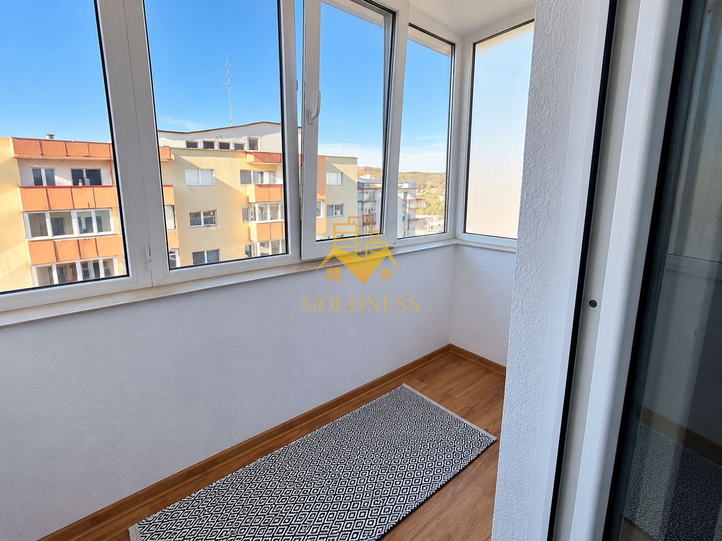 3 camere