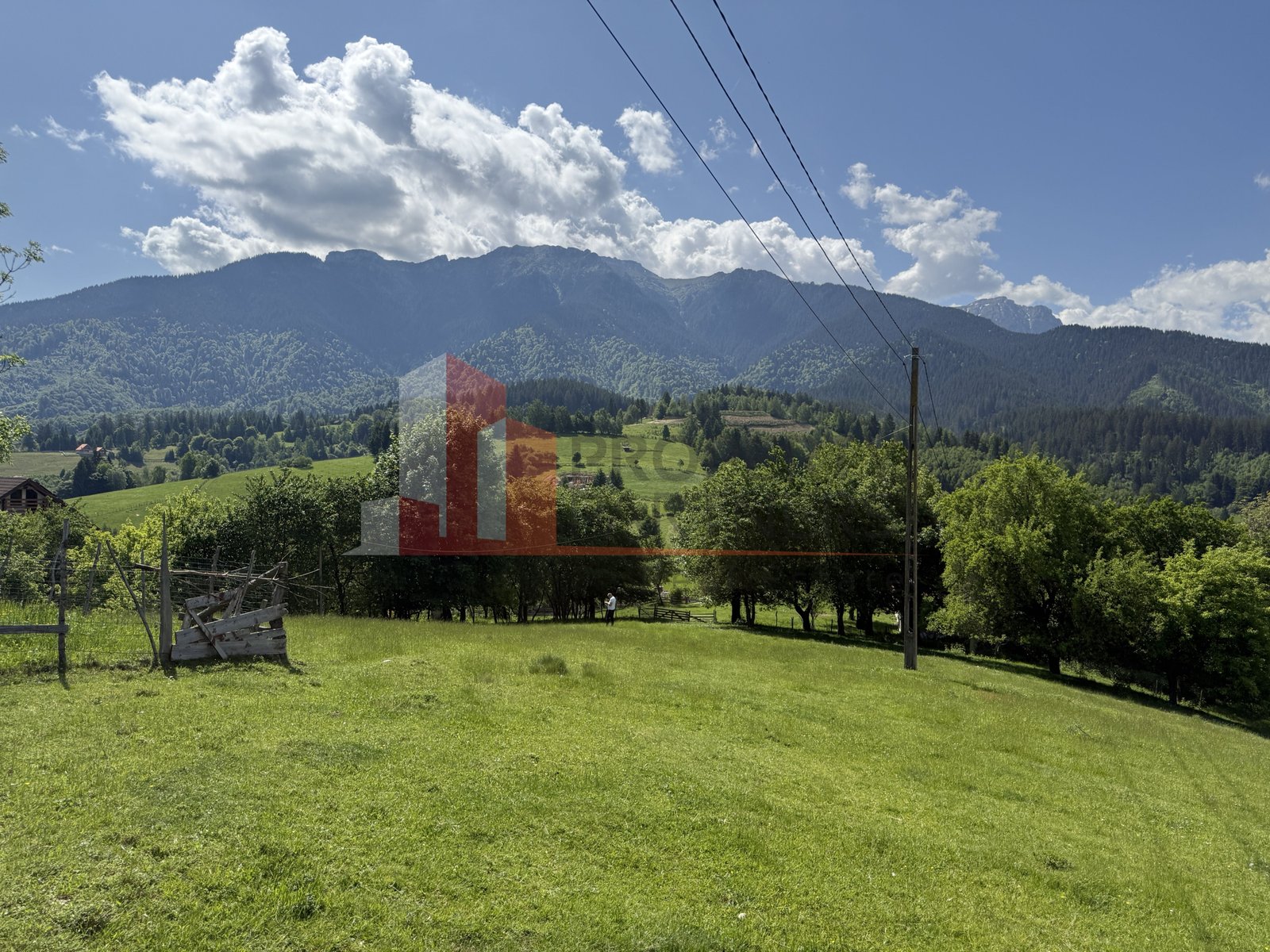 4a219702fb5044729483cb8939e4a570 Teren cu priveliște spectaculoasă în Bran – Sohodol
