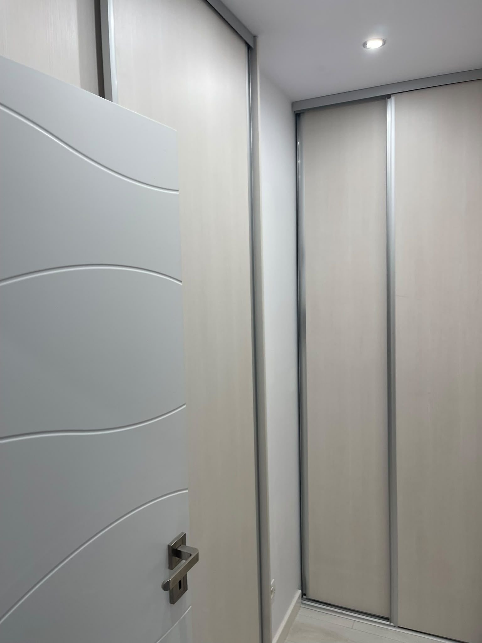 4bc049cf5c0e45288dada5cc2fe9d53c Apartament cu 2 camere + loc de parcare subteran – Aradului