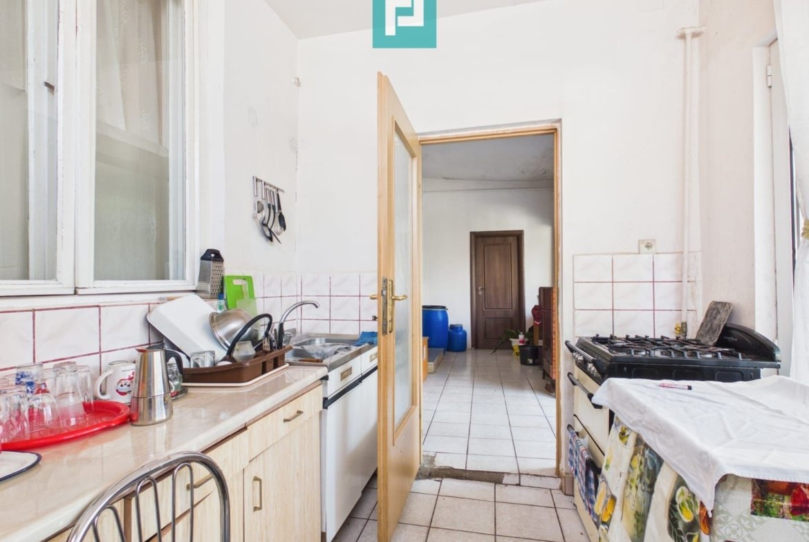 Casă individuală cu 4 camere, zona Centrală