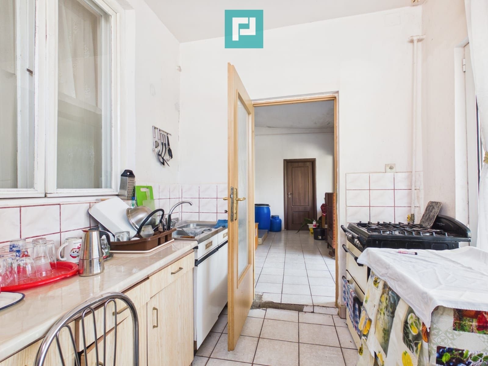 4c2041241b8f4bddb0e41bf98c63ea07 Casă individuală cu 4 camere, zona Centrală