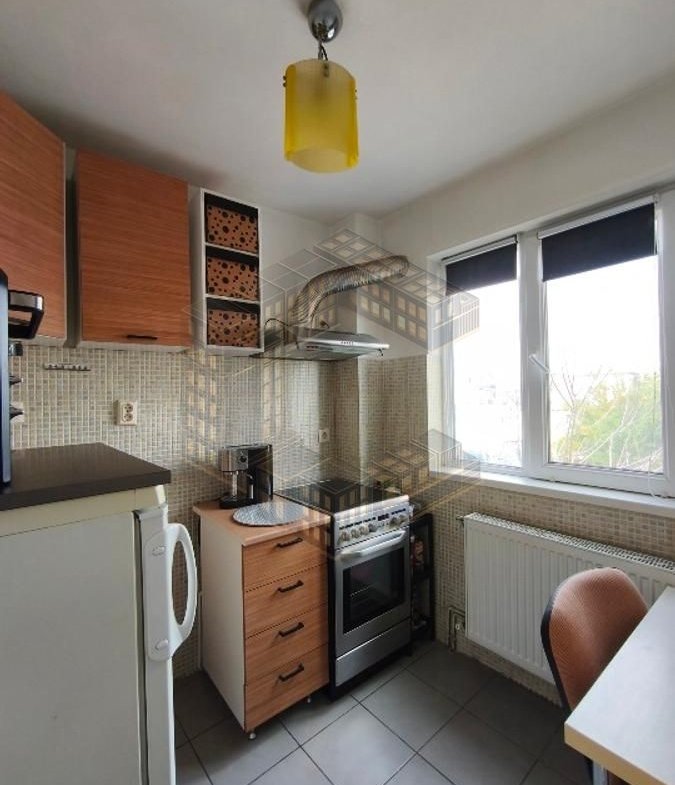 Apartament cu 2 camere, renovat, etaj intermediar, zona Complex