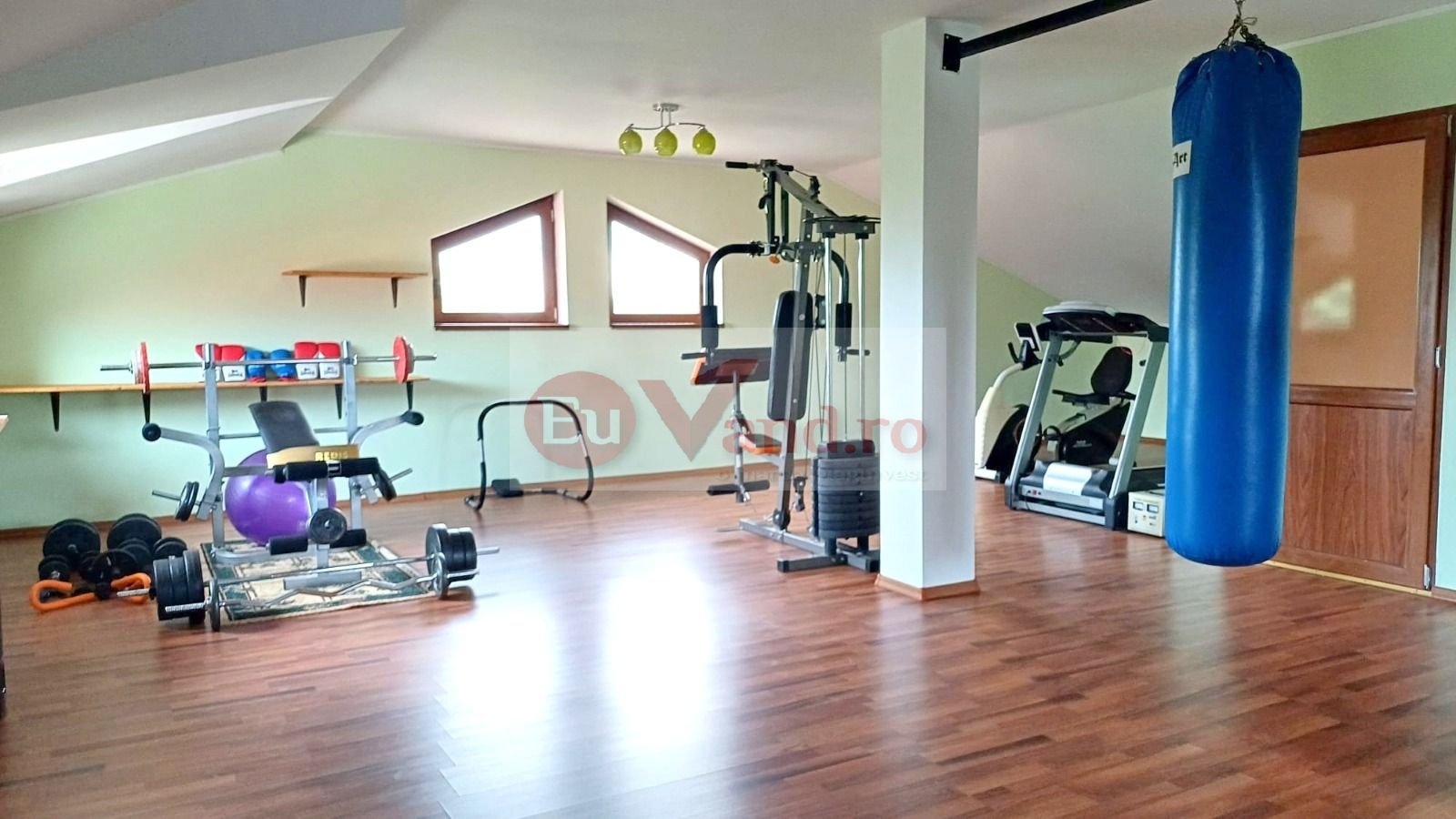 4d0b523bb4de44ddbd9e87c4e89690a5 Vila P+1+M, 6 camere, Micro 16, 303 mp utili, teren 406 mp – 272.000 Euro