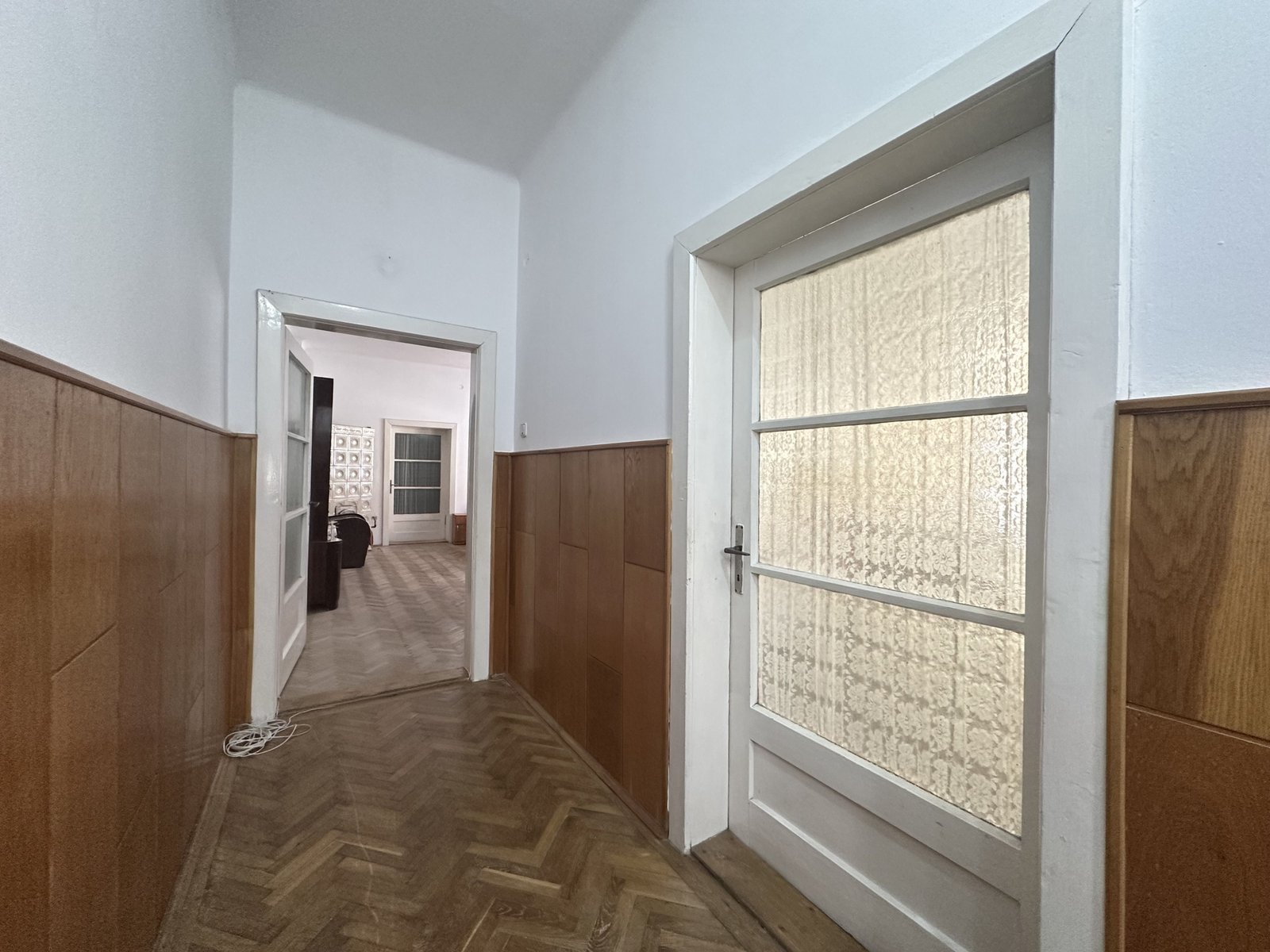 4d59d1e5cefa4e179a5e33e9369f72f7 Apartament in casa spațios la doar 5-7 minute de Centrul Istoric