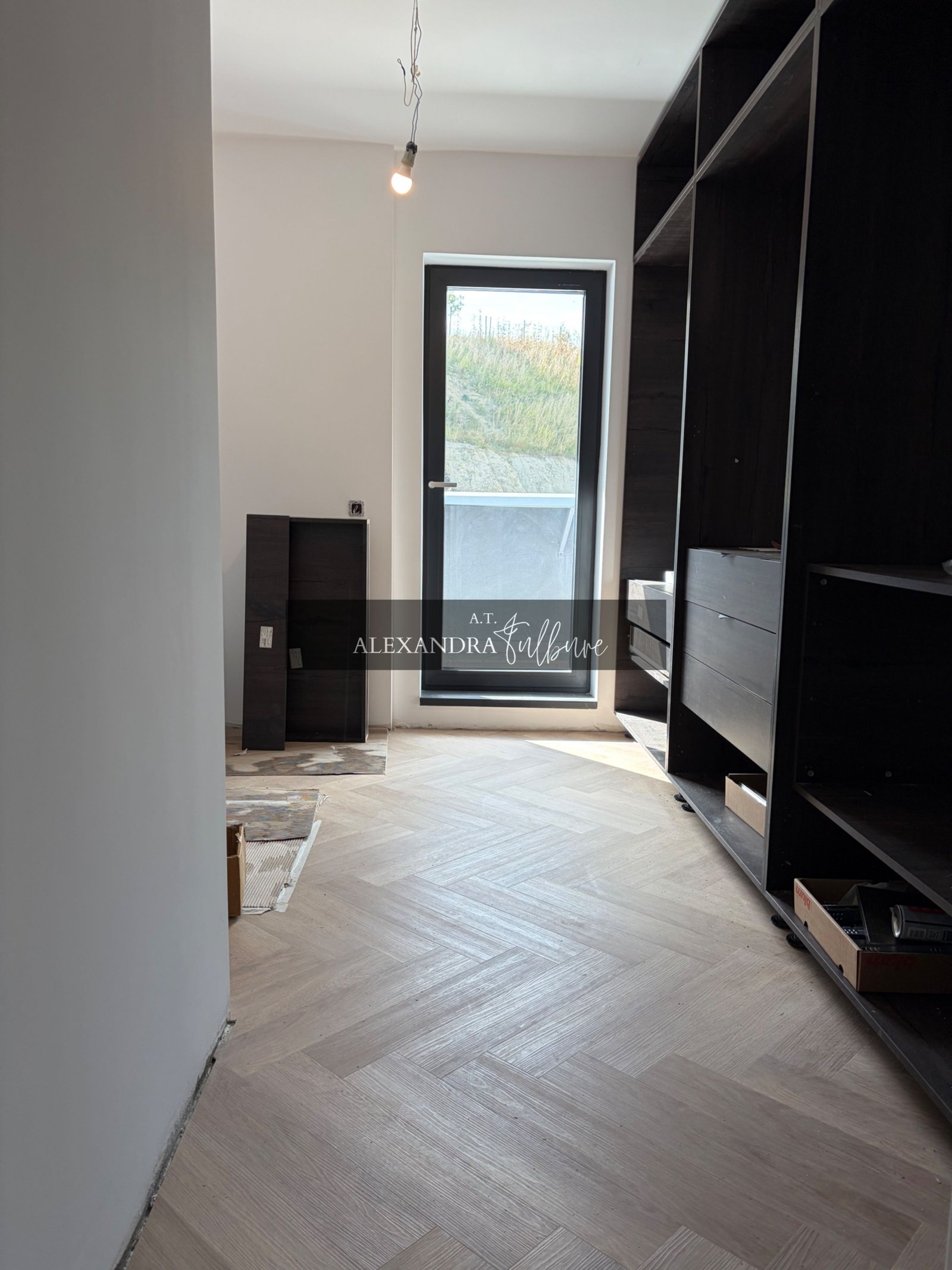 4d750748e96f4c7ba055df65f058b0d3 Apartament superfinisat | 3 camere | 2 băi | 3 balcoane | Wings