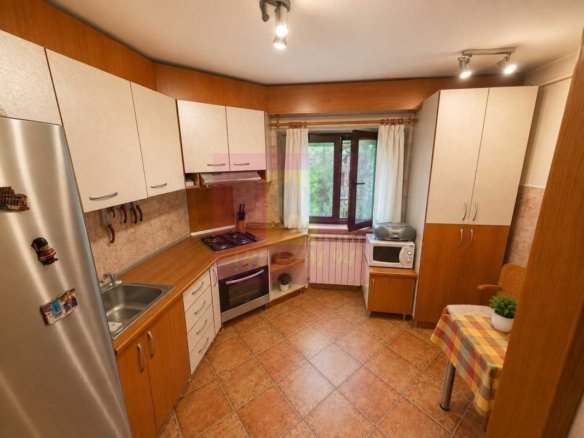 Apartament vanzare 3 camere Decebal, Centrala proprie