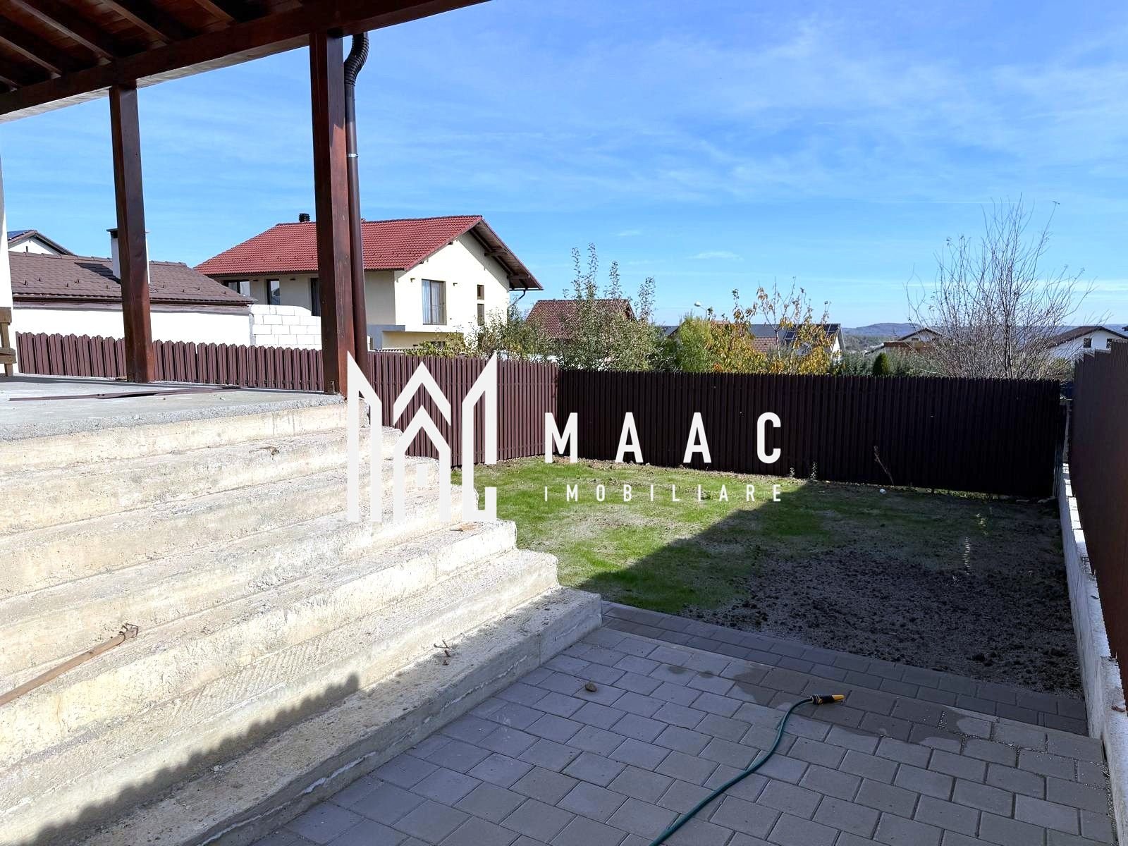 4fda94fc15014b38a05f99110b120e70 Casă duplex 4 camere de vânzare | Cisnădie, Exterior Sud