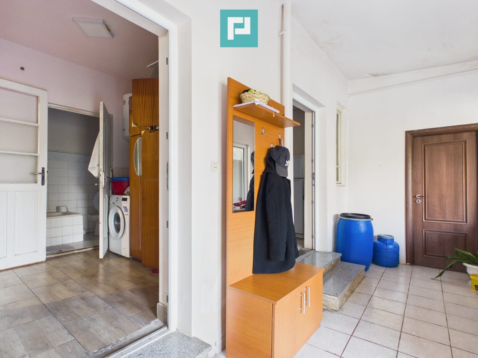 50780133e83b451181216c17839484aa Casă individuală cu 4 camere, zona Centrală