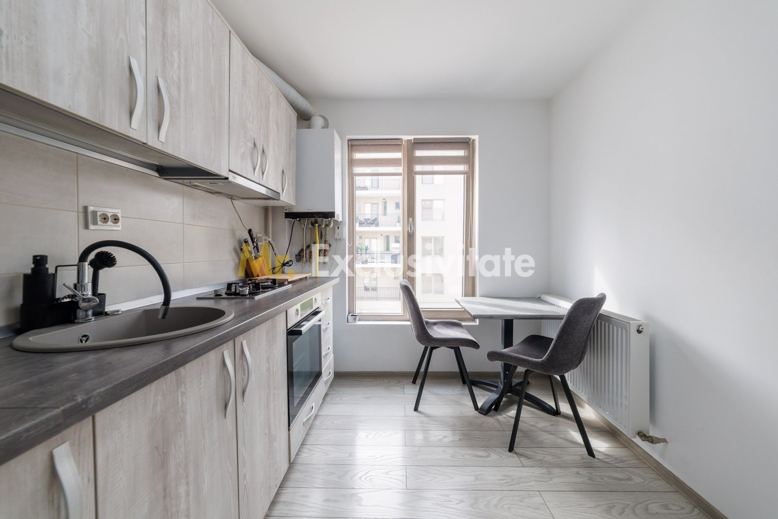 521e04ac042f4c2eadc1f35e36fb3f92 Garsonieră modernă la etajul 1 într-un bloc din 2021