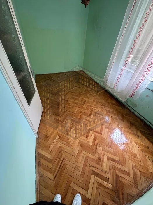 Apartament cu 2 camere, semidecomandat, zona Soarelui