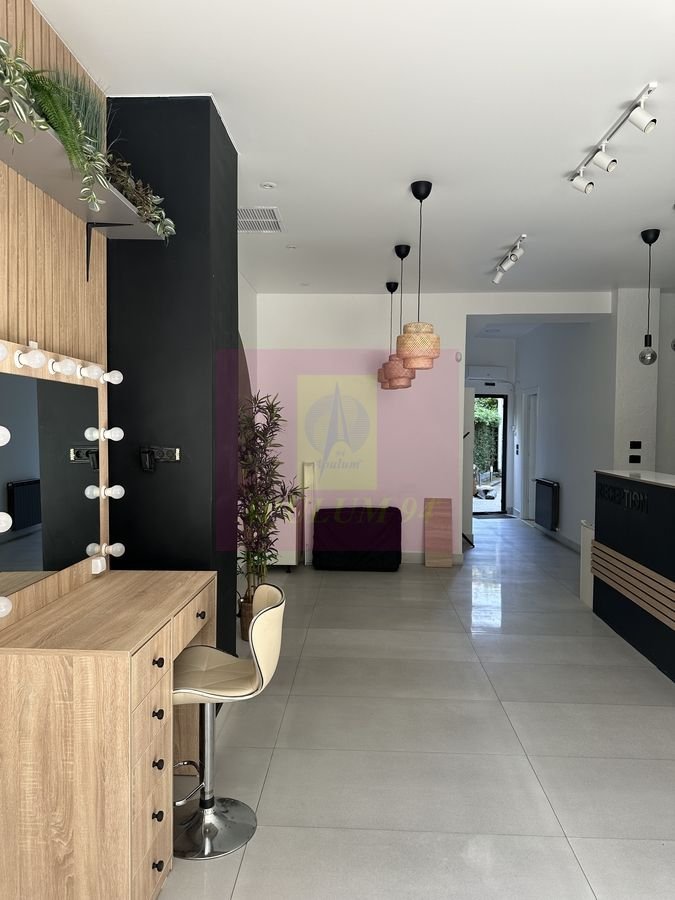 5303da5f821443868e83a120021e09d1 Spațiu comercial de închiriat – 176 mp | Vitrină și acces stradal