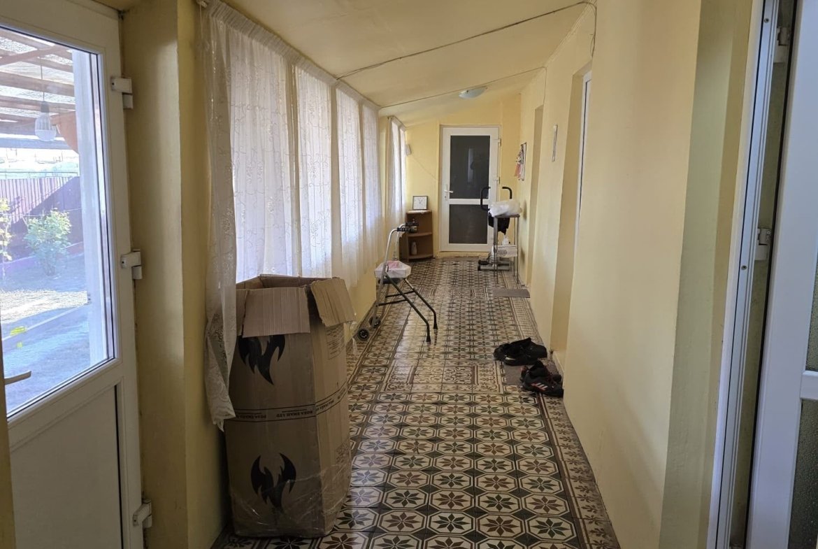 Casă la țară, în satul Cadar (comuna Tormac) la 40 km de Timișoara