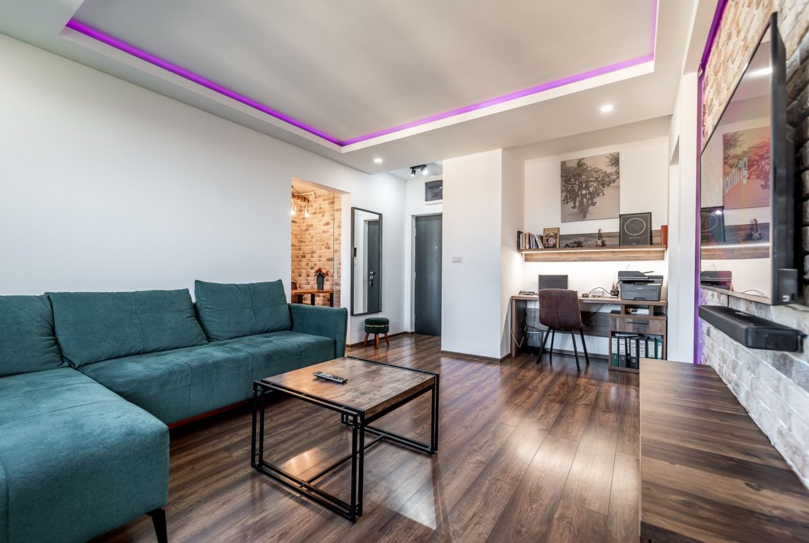 La câtiva pași de mal | 2 camere, 52 mp utili, bloc nou cu lift