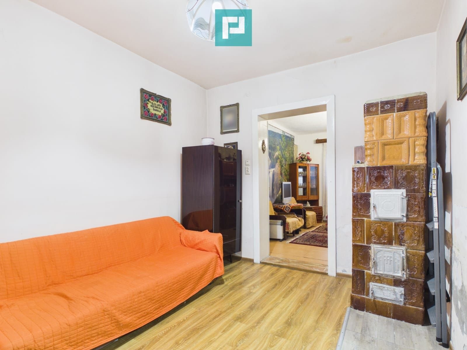 55f77212123349168a21b7f0b3c0cfed Casă individuală cu 4 camere, zona Centrală