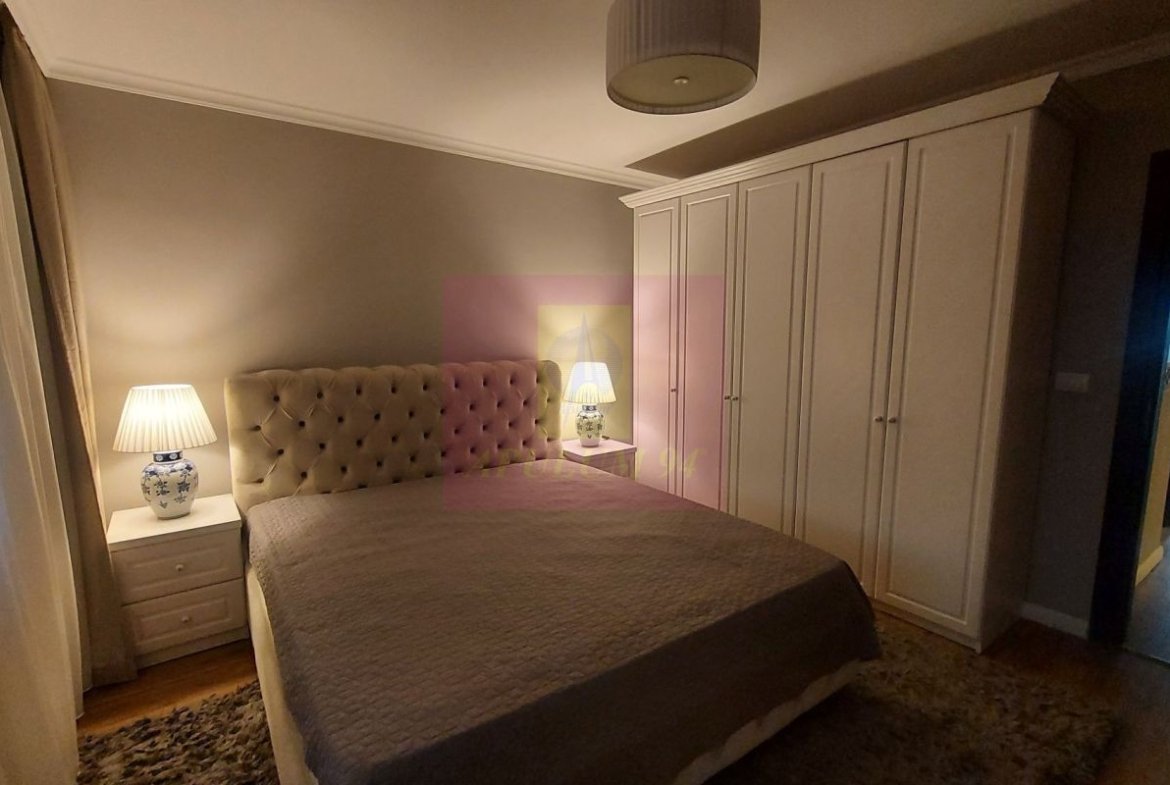 Vand apartament 3 camere Bd Libertatii