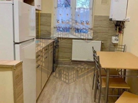 Apartament cu 2 camere, semidecomandat, centrala proprie, de vanzare
