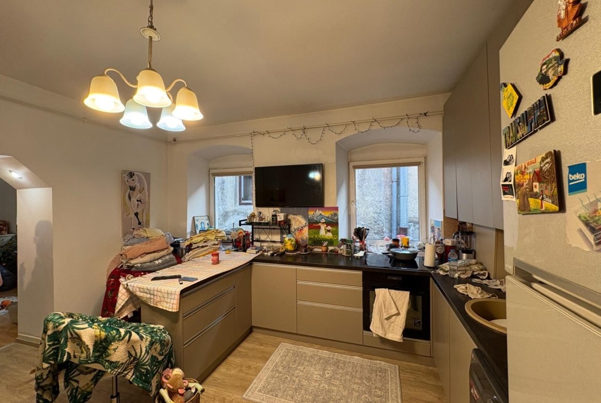 Apartament cu doua camere de vanzare in Piata Sfatului
