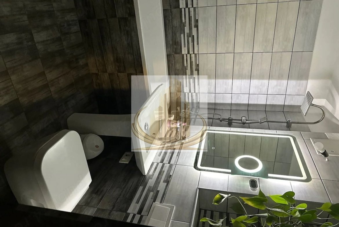 Apartament cu 3 camere, 2 băi și vedere spre parc – Zona Lunei