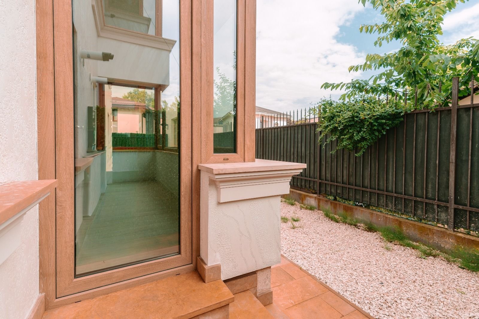 5a29041d466640beb4d1d42b43b550a3 Titan- Bloc boutigue- apartament 3 camere cu curte