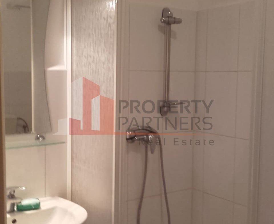 Apartament 3 camere, Bd. Carol I, vizavi de Hotel Montana, centrul Sinaiei