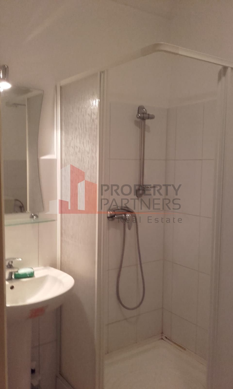 Apartament 3 camere, Bd. Carol I, vizavi de Hotel Montana, centrul Sinaiei