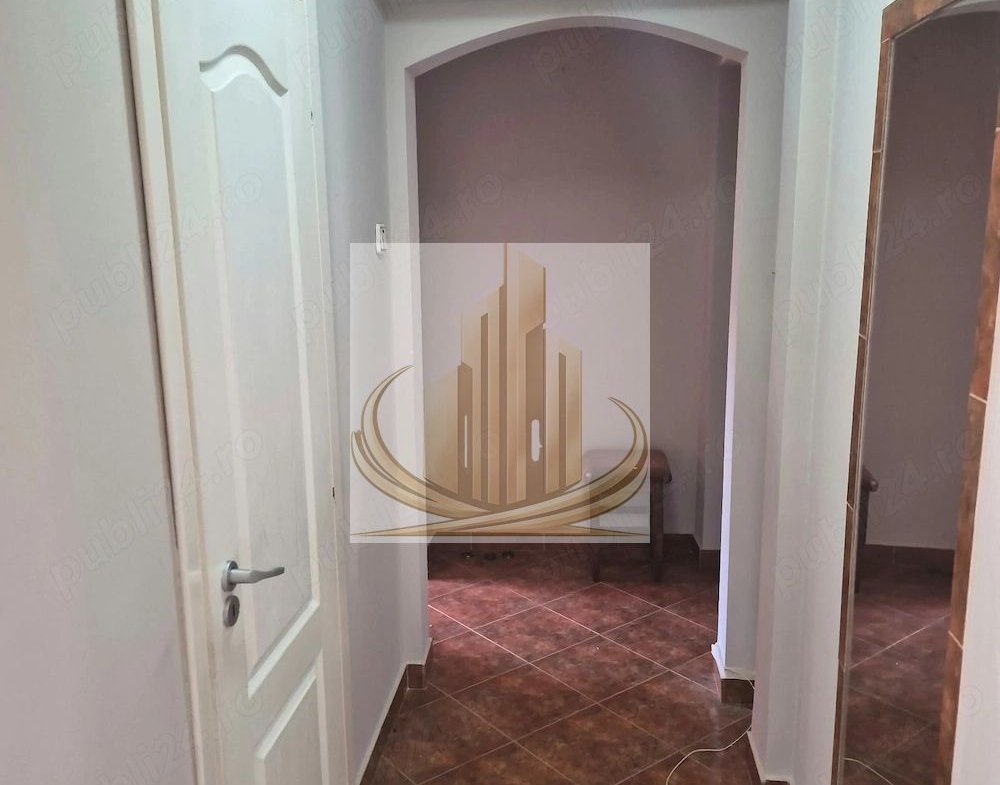 Apartament 3 camere, 40 mp utili, etaj 4/4, acoperiș, zona Șagului