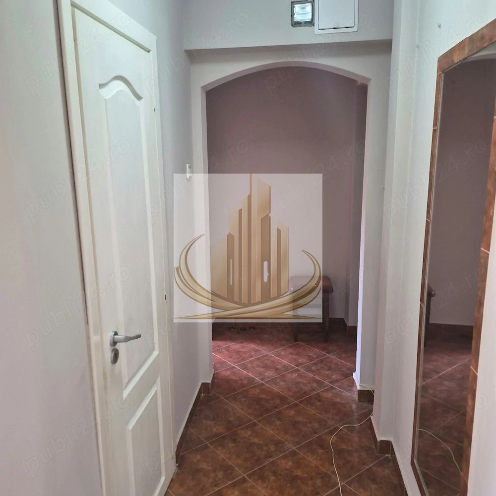 5a981f8e87fc4508a8ede47aa4d06ee3 Apartament 3 camere, 40 mp utili, etaj 4/4, acoperiș, zona Șagului
