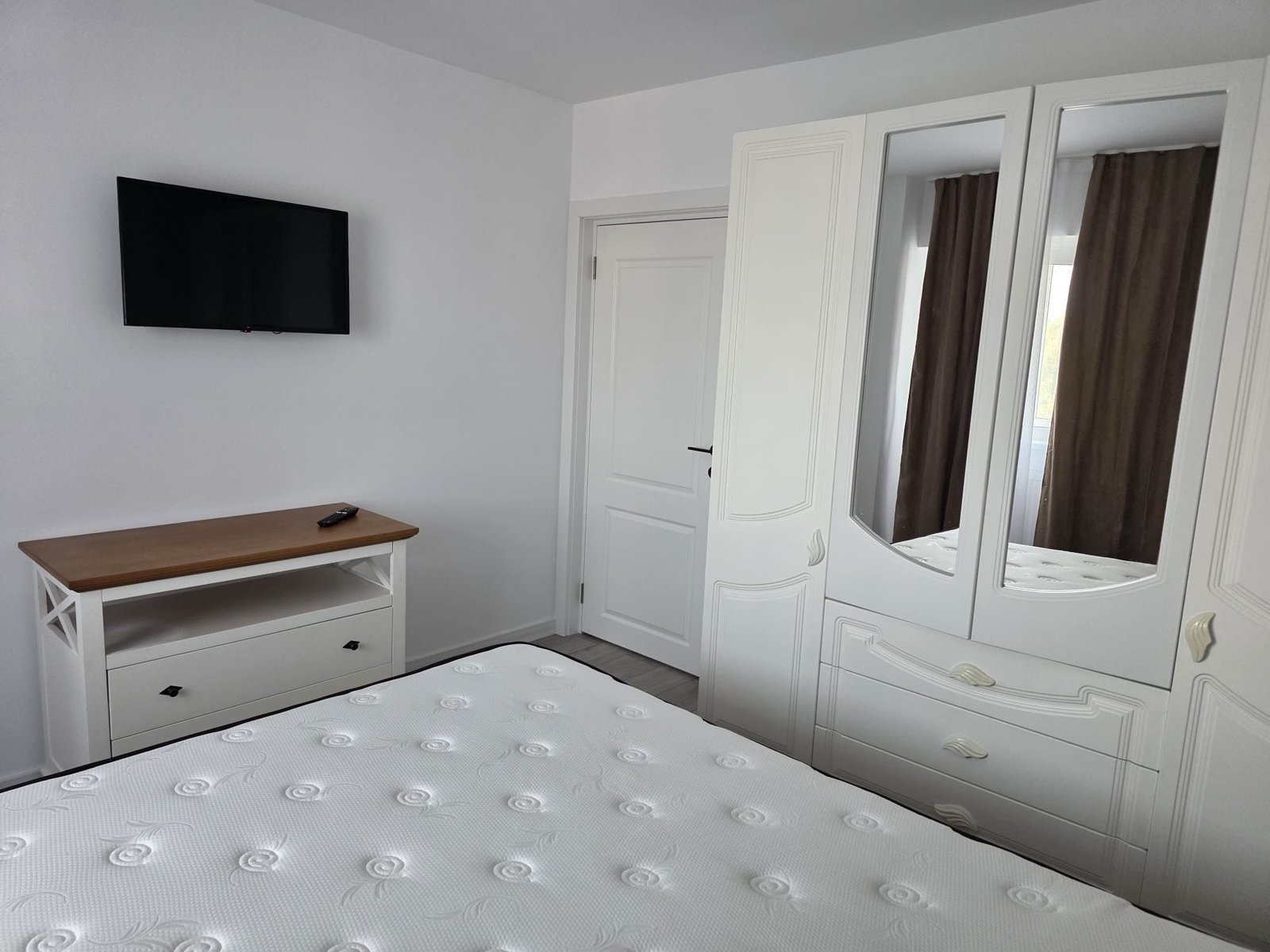 Apartament 3 camere de inchiriat