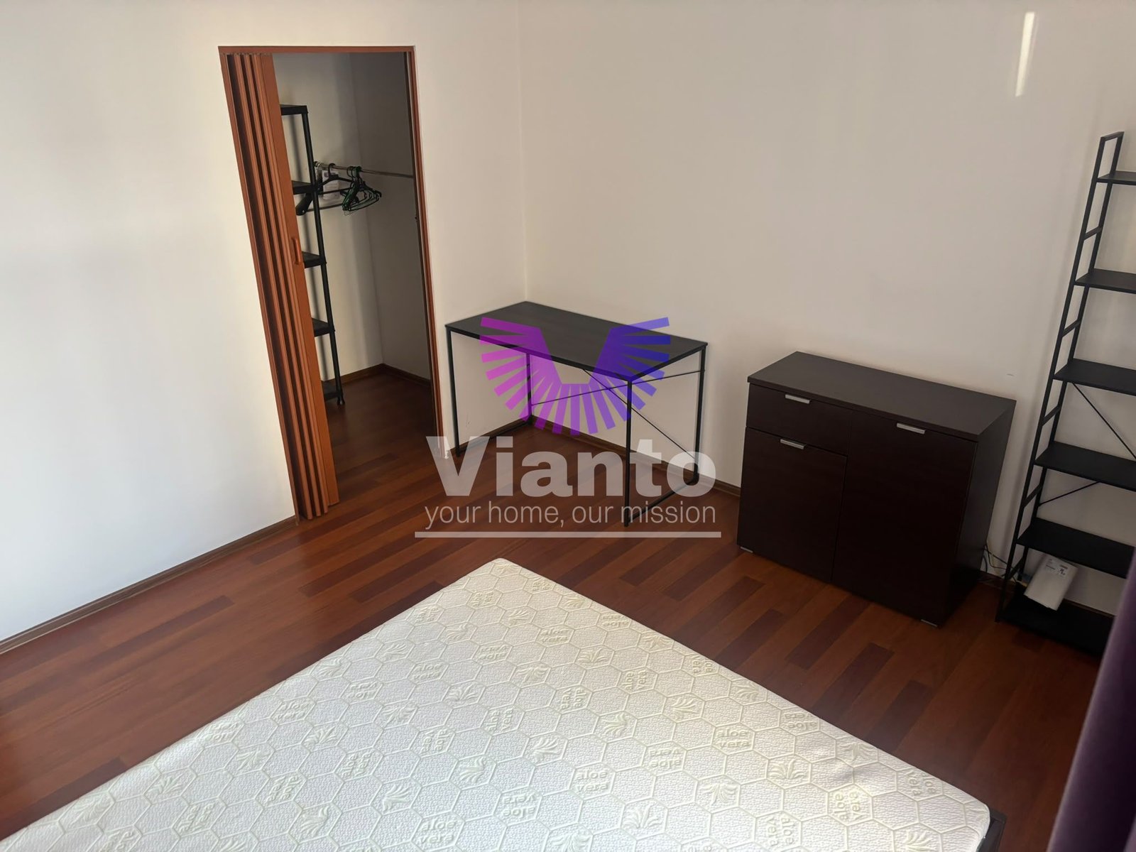 APARTAMENT 3 CAMERE CU CURTE 35MP – TURNISOR