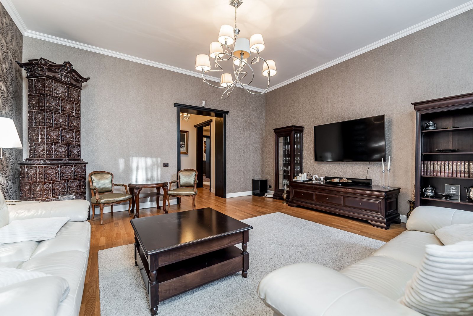 5bec8d5003d54872a2bb47c26adc19c6 Apartament cu personalitate, pentru cei care apreciază eleganța.