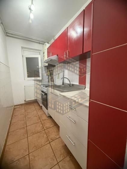 Apartament 2 camere, semidecomandat, centrala, de vanzare