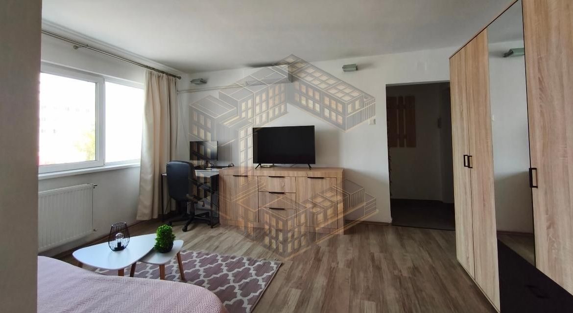 Apartament cu 2 camere, renovat, etaj intermediar, zona Complex