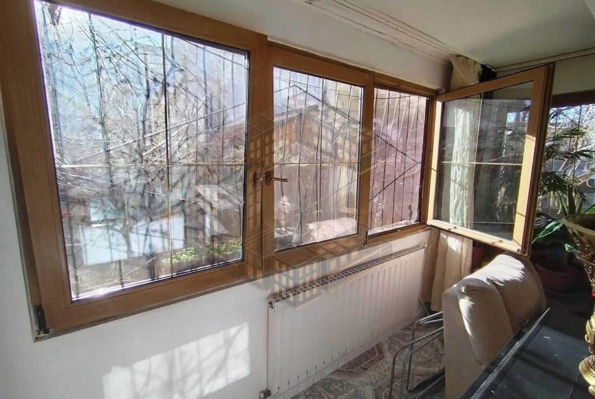 Apartament cu 3 camere, decomandat, centrala,de vânzare, Girocului