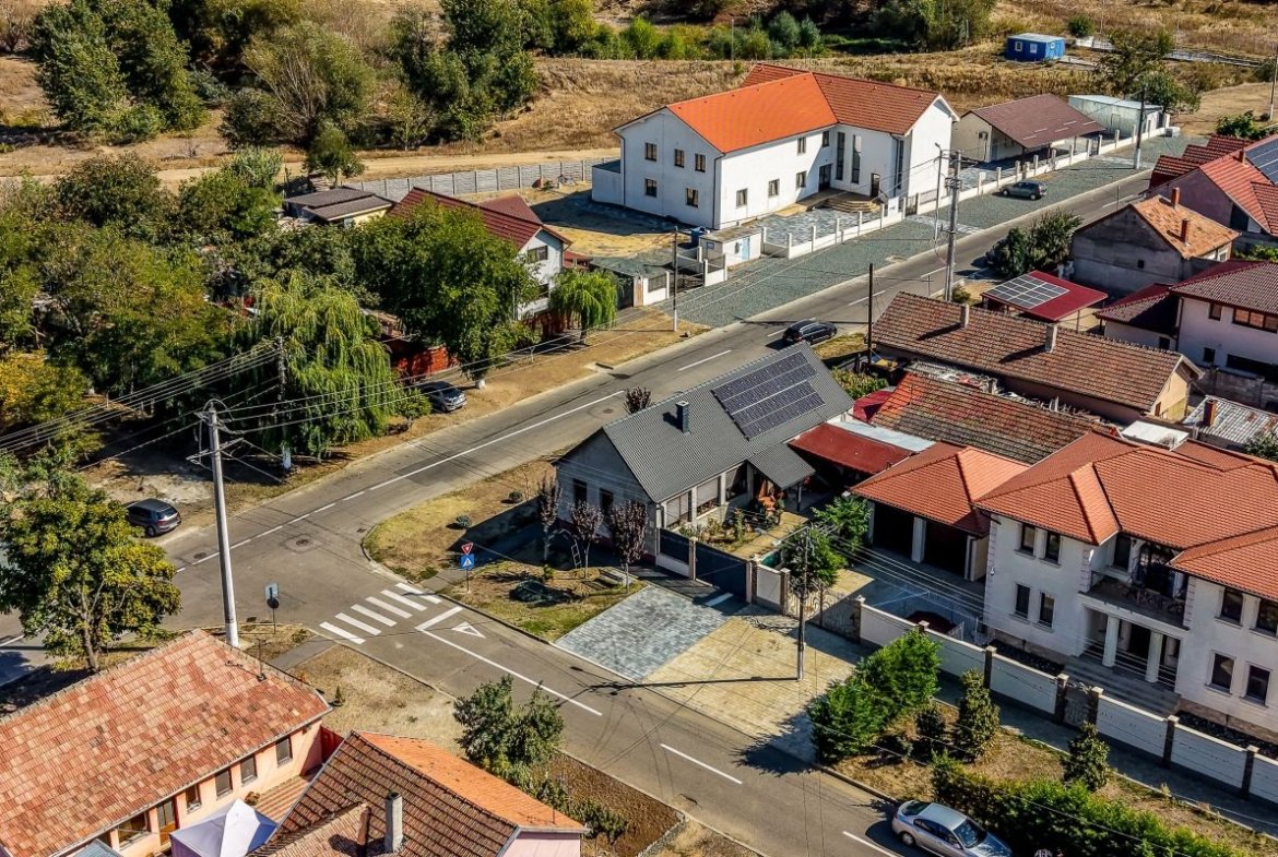 Casa renovata 4 camere – Sanicolau Mic – COMISION 0